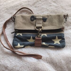 Stylish Tan and Blue Star Pattern Crossbody Bag